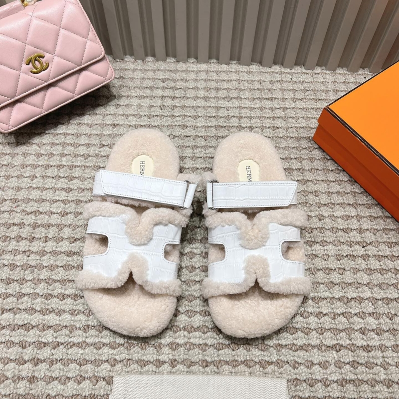 H**mes slippers